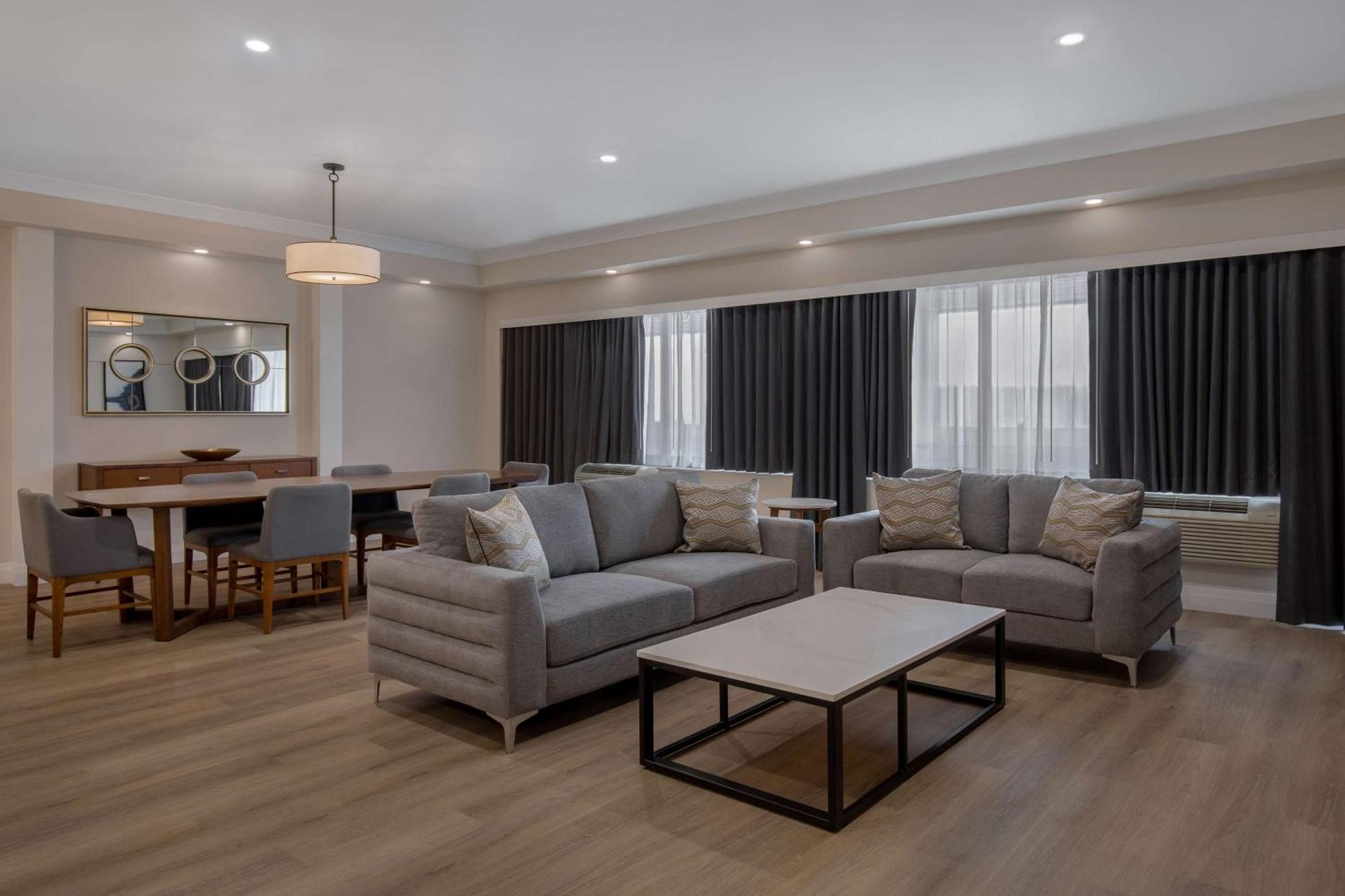 Hotel Doubletree By Hilton Londra Esterno foto